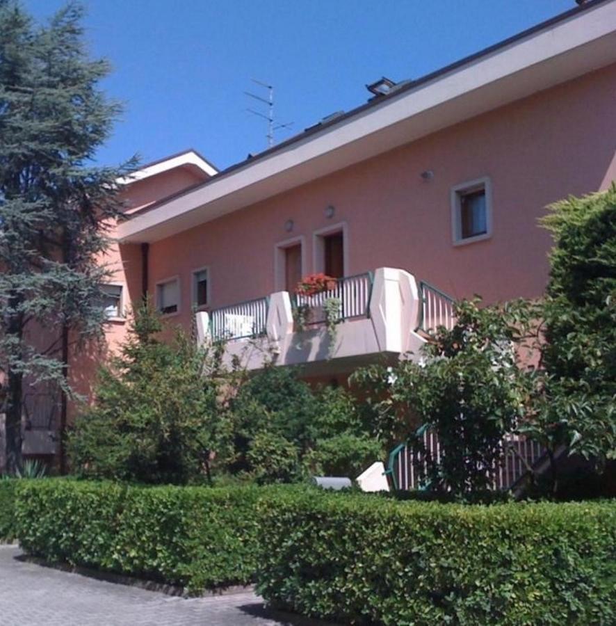 B&C Apartments Lido di Jesolo Buitenkant foto